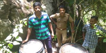 അട്ടപ്പാടി മലനിരകളിൽ എക്‌സൈസ് റെയ്ഡ്, 1054 ലിറ്റർ വാഷ് കണ്ടെത്തി
