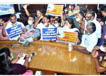 കൗൺസിൽ യോഗത്തിൽ പ്രതിപക്ഷ പ്രതിഷേധം