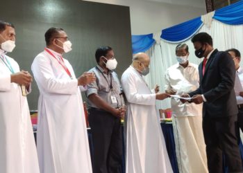 യുവക്ഷേത്ര കോളേജിൽ ഹോട്ടൽ മാനേജ്മെൻ്റ് വിദ്യാർത്ഥികൾക്ക് വിസ വിതരണം ചെയ്തു.
