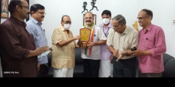 കെ.ബി.സുഗതന്  യാത്രയയപ്പ് നൽകി