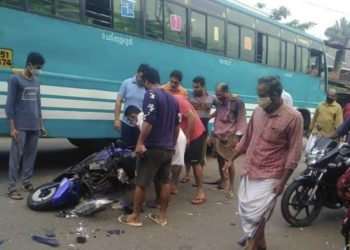 മുണ്ടൂർ ജംഗ്ഷനിൽ വാഹനാപകടം; സ്കൂട്ടർ യാത്രക്കാരന് പരുക്ക്