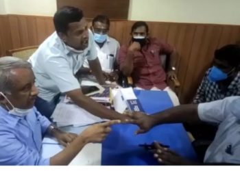 ടോക്കണ്‍ വിതരണം ബിജെപി ഓഫീസില്‍’;  നഗരസഭ വൈസ് ചെയർമാനെ തടഞ്ഞുവെച്ച് ഡിവെെഎഫ്ഐ