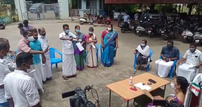 പ്രതിപക്ഷം സമാന്തര കൗൺസിൽ യോഗം സംഘടിപ്പിച്ച് പ്രതിഷേധിച്ചു