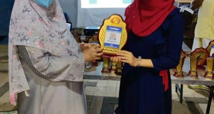 അനുമോദന സദസ്സും പാഠപുസ്തക വിതരണവും നടത്തി