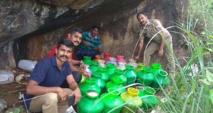 അട്ടപ്പാടി മലനിരകളിൽ എക്‌സൈസ് റെയ്ഡ്, 576 ലിറ്റർ വാഷ് കണ്ടെത്തി