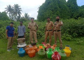 ഭവാനി പുഴയുടെ തീരത്തു നിന്ന് 378 ലിറ്റർ വാഷ് കണ്ടെടുത്തു,