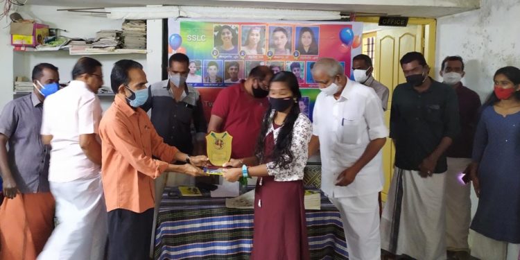 ഉന്നത വിജയികളെ അനുമോദിക്കലും , കരിയർ ഗൈഡൻസ് സെമിനാറും സംഘടിപ്പിച്ചു.