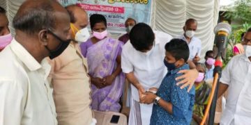 വീണ്ടും സമരത്തിനൊരുങ്ങി വാളയാര്‍ പെണ്‍കുട്ടികളുടെ അമ്മ.