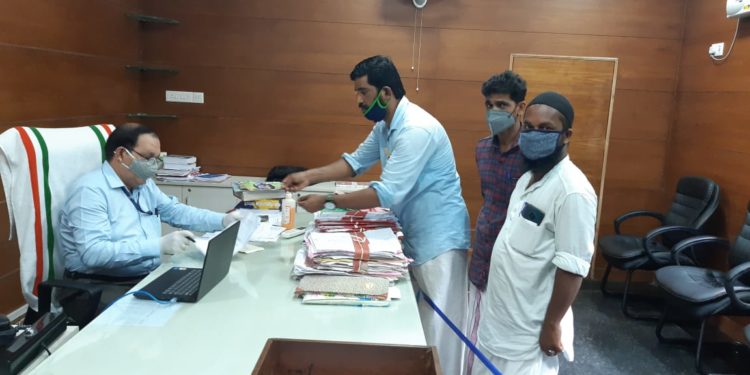 എസ്ഡിപിഐ മുനിസിപ്പാലിറ്റി സെക്രട്ടറിക്ക് പരാതി നൽകി