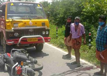 ബൈക്ക് അപകടം അച്ഛൻ മരിച്ചു. മകൾ പരിക്കുകളോടെ ആശുപത്രിയിൽ.