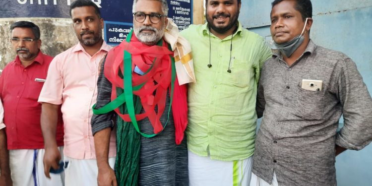 വിളയോടി ശിവന്‍കുട്ടിക്ക്​  പ്രത്യേക കോടതി ജാമ്യം അനുവദിച്ചു.