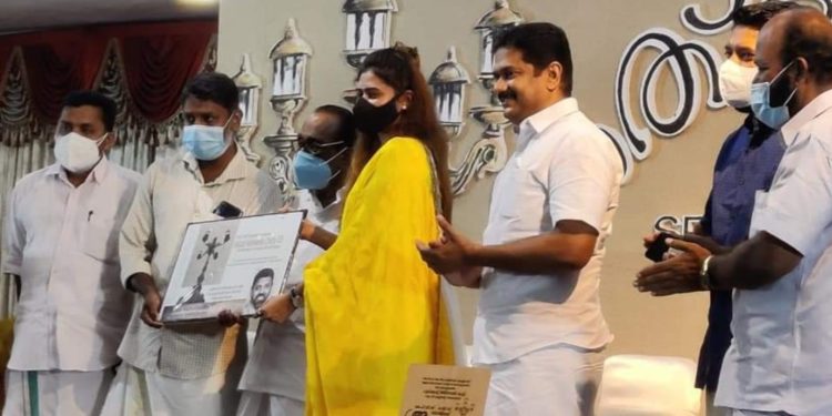 രത്നവേലു ചെട്ടി ഡോക്യുമെന്ററി അണിയറ ശില്പികൾക്ക് ആദരം