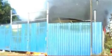 പെരുവമ്പിൽ പ്ലാസ്റ്റിക് ഫാക്ടറിയില്‍ വന്‍ തീപിടിത്തം.