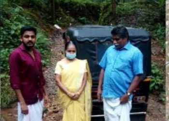 തോട്ടിലൂടെ ഒഴുകിയെത്തിയ മാന്‍കുട്ടിയെ രക്ഷപ്പെടുത്തി ഓട്ടോ ഡ്രൈവര്‍