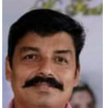 കാറപകടത്തിൽ ഒരാൾ മരിച്ചു.മൂന്നു പേർക്ക് പരിക്കേറ്റു