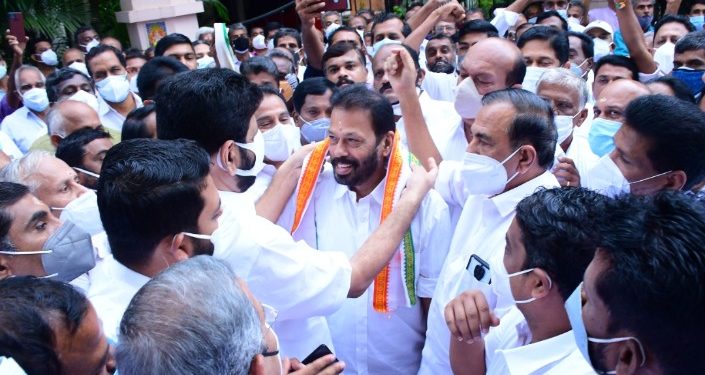 എ തങ്കപ്പൻ  ഡിസിസി പ്രസിഡന്റയി  ചുമതലയേറ്റു