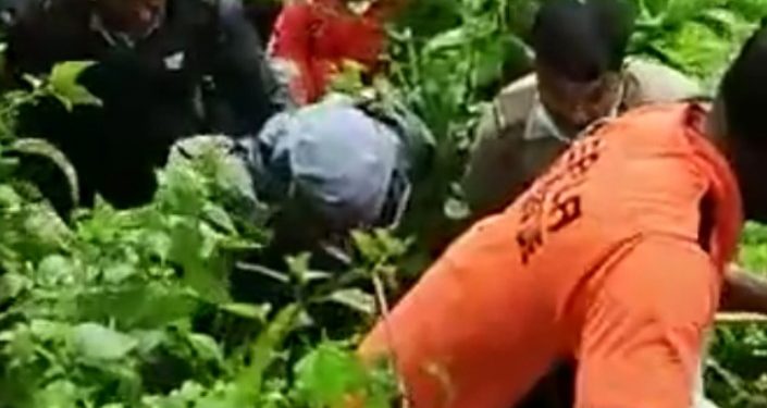 വെള്ളച്ചാട്ടത്തിൽപ്പെട്ട ജയരാജിന്റെ മൃതദേഹംപുറത്തെത്തിച്ചത് സാഹസികമായി