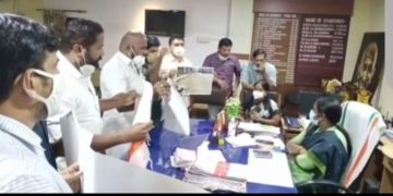നഗരസഭ ചെയർപേഴ്സനെ ഉപരോധിച്ചു