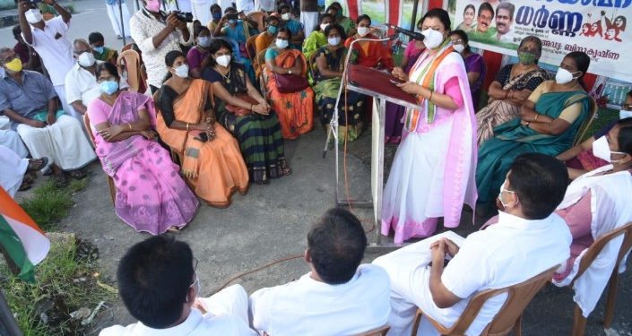 സിപിഎം പാലക്കാട്‌ ജില്ലാ സെക്രട്ടറി നയം വ്യക്തമാക്കണം :ബിന്ദു കൃഷ്ണ