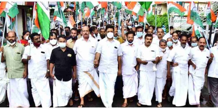 പ്രിയങ്കാ ഗാന്ധിയെ അറസ്റ്റ് ചെയ്തതിൽ പ്രതിഷേധിച്ചു