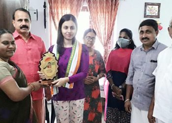 ബി.എസ്.സി ഫിസിക്സിന് രണ്ടാം റാങ്ക് നേടിയ വൈഷ്ണവി .ആർ . മേനോനെ ആദരിച്ചു.