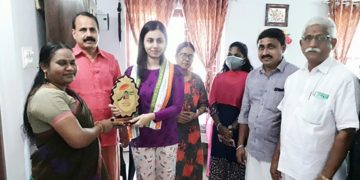 ബി.എസ്.സി ഫിസിക്സിന് രണ്ടാം റാങ്ക് നേടിയ വൈഷ്ണവി .ആർ . മേനോനെ ആദരിച്ചു.