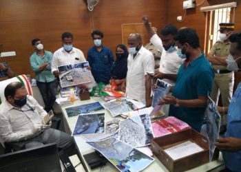 നഗരസഭ സെക്രട്ടറിയെ യൂത്ത് കോൺഗ്രസ്സുകാർ ഉപരോധിച്ചു.