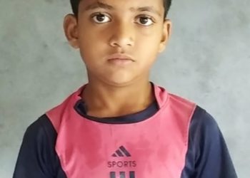 കാൽ പന്ത് തട്ടി  ആറാം ക്ലാസുകാരൻ കൊൽക്കത്തയിലേക്ക്