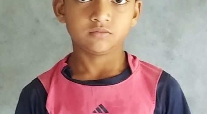 കാൽ പന്ത് തട്ടി  ആറാം ക്ലാസുകാരൻ കൊൽക്കത്തയിലേക്ക്