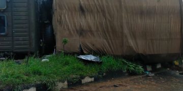 പട്ടാള ട്രക്ക് മറിഞ്ഞ് എട്ട് പട്ടാളക്കാർക്ക് പരിക്ക്.
