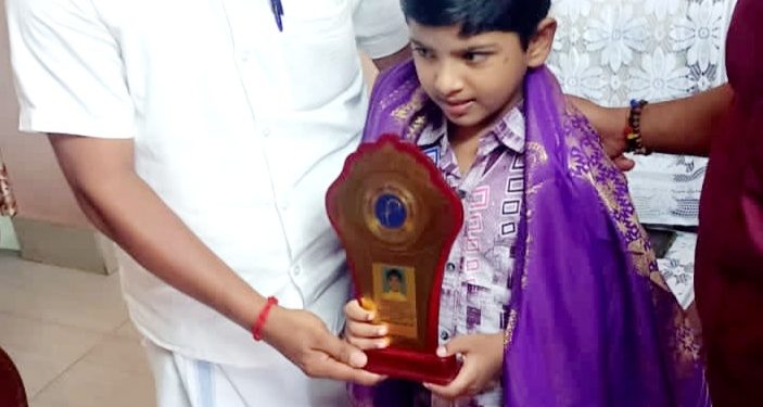 കേരളത്തിലെ നൂറ്റി അൻപത്തിയൊന്ന് ആനകളുടെ പേരുകൾ 2 മിനിറ്റ് 59 സെക്കന്റിൽ പറഞ്ഞ് റെക്കോർഡിട്ടു