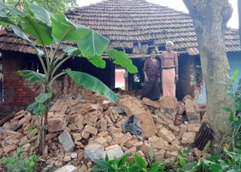 കനത്ത മഴയിൽ വീടിന്റെ ഭിത്തി തകർന്നുവീണു