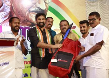 ഹോക്കിയിൽ ദേശിയ താരമായ  പി.കെ. ഹിമക്ക്  ഹോക്കി കിറ്റ് നൽകി