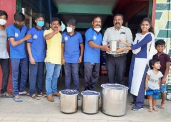 ഗാന്ധിജയന്തിയോടനുബന്ധിച്ച്ആഹാരം വിതരണം ചെയ്തു.