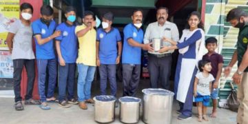 ഗാന്ധിജയന്തിയോടനുബന്ധിച്ച്ആഹാരം വിതരണം ചെയ്തു.
