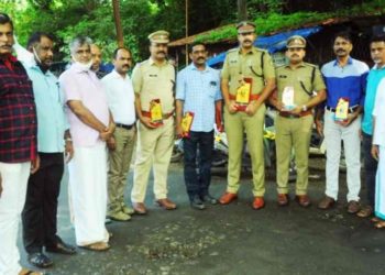 വ്യാപാരിയെ അക്രമിച്ച കേസ് : പോലീസിനെ  അനുമോദിച്ചു