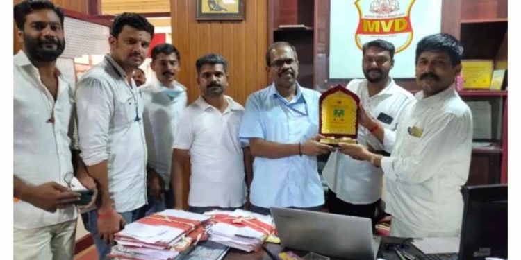 കേരള ടാക്സി ഡ്രൈവേഴ്സ് ഓർഗനൈസേഷൻ യാത്രയയപ്പ് നൽകി