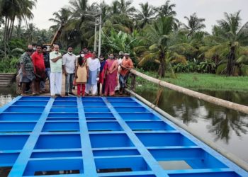 വാരാണി പാലം  തകർന്ന ഭാഗം ഇരുമ്പ് ഭിം ഉപയോഗിച്ച് ബന്ധിപ്പിച്ചു