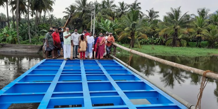വാരാണി പാലം  തകർന്ന ഭാഗം ഇരുമ്പ് ഭിം ഉപയോഗിച്ച് ബന്ധിപ്പിച്ചു