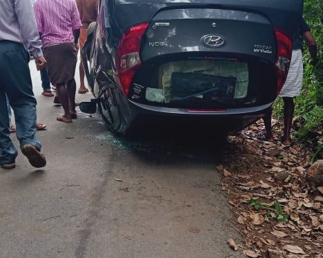 കൊപ്പം വണ്ടുംതറയിൽ വാഹനാപകടം; അച്ഛനും മകനും പരിക്ക്