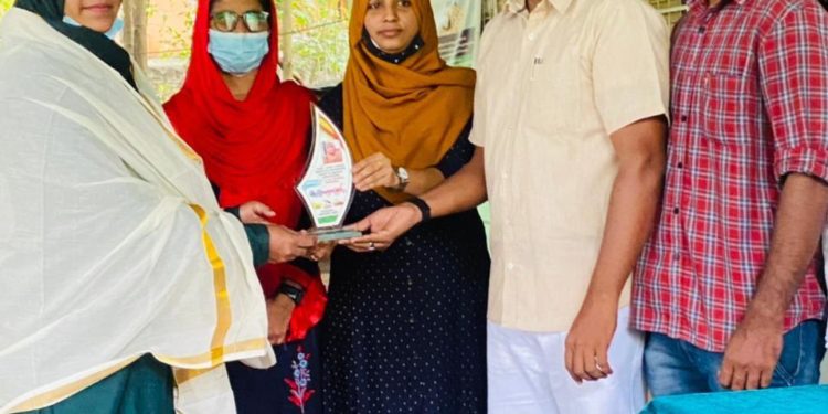 ആരോഗ്യ പ്രവർത്തകരെ ആദരിച്ചു