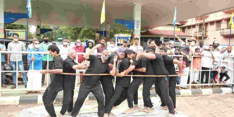 മലബാര്‍ സമരാനുസ്മരണ യാത്രക്ക് പാലക്കാട് ജില്ലയില്‍ സ്വീകരണം നല്‍കി