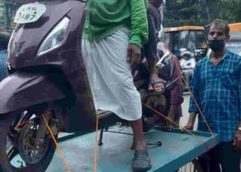 സര്‍ക്കാരുകളുടെ നികുതി ക്കൊള്ളയ്‌ക്കെതിരേ എസ്.ഡി.പി.ഐ പ്രതിഷേധ പ്രകടനം നടത്തി