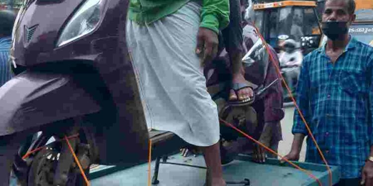 സര്‍ക്കാരുകളുടെ നികുതി ക്കൊള്ളയ്‌ക്കെതിരേ എസ്.ഡി.പി.ഐ പ്രതിഷേധ പ്രകടനം നടത്തി