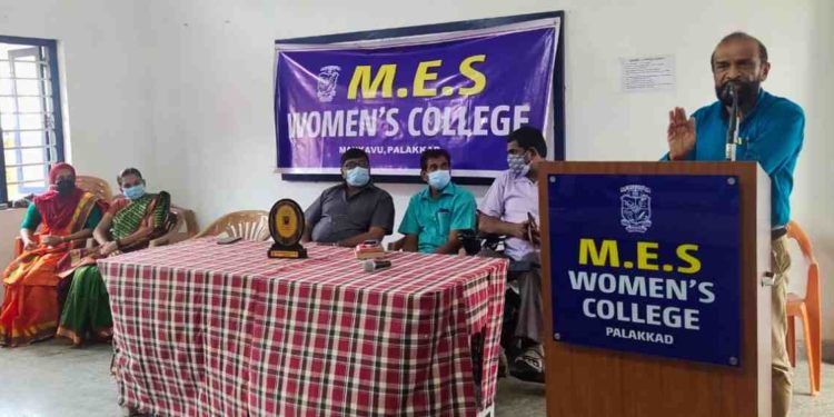 എം ഇ എസ് വനിതാ കോളേജിൽ ചരിത്ര സെമിനാർ സംഘടിപ്പിച്ചു