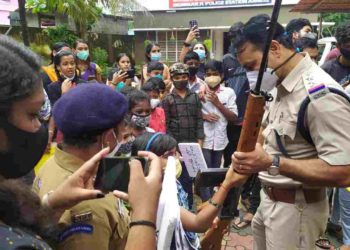 ശിശുദിനത്തിൽ കുട്ടികൾക്ക് വേറിട്ട അനുഭവം സമ്മാനിച്ച് ശിശു സൗഹൃദ പോലീസ് സ്റ്റേഷൻ