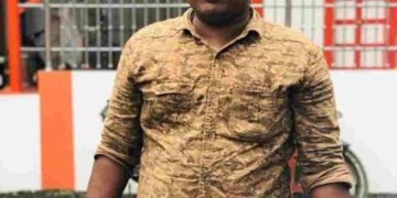 ഭാര്യയുമൊത്ത് ബൈക്കില്‍ പോയ ആര്‍എസ്എസ് പ്രവര്‍ത്തകനെ  വെട്ടിക്കൊന്നു