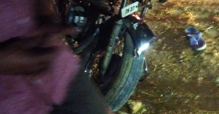 മങ്കര വെള്ളറോഡിൽ ബൈക്കുകൾ തമ്മിൽ കൂട്ടിയിടിച്ച് മൂന്ന് പേർക്ക് പരിക്ക്