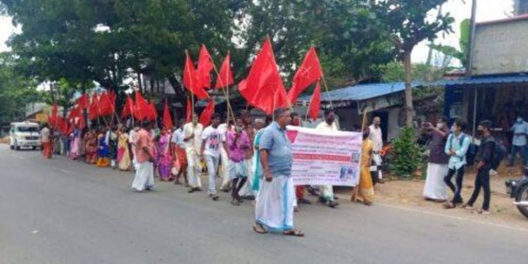 മുതലമട  അംബേദ്കർ കോളനിയിലെ കുടിൽ കെട്ടി സമരത്തിന് ഐക്യദാർഢ്യം