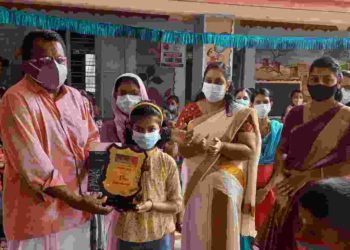 ശാസ്ത്ര ക്വിസ്സ് മത്സത്തിൽ ഒന്നാം സ്ഥാനം നേടിയ ഹൻഫ ഫാത്തിമയെ  അനുമോദിച്ചു.
